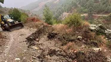 Efeler'de Yoğun Yağışlar Sebebiyle Kapanan Yollar Yeniden Açıldı
