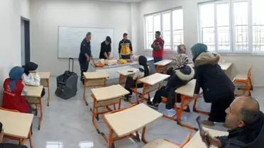 Adıyaman'da Heimlich Manevrası Eğitimi