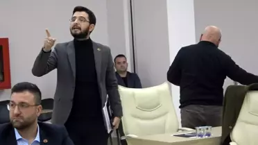 Bilecik Belediye Meclisi'nde Gergin Anlar: AK Partili Üyeler Toplantıyı Terk Etti