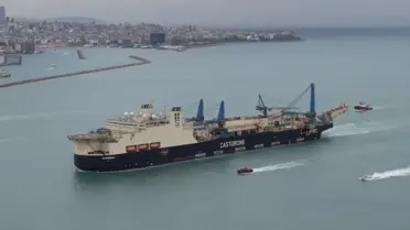 Doğal gaz boru serimi yapacak 'Castorone' gemisi İstanbul Boğazı'ndan geçiyor -1 / Havadan görüntüler