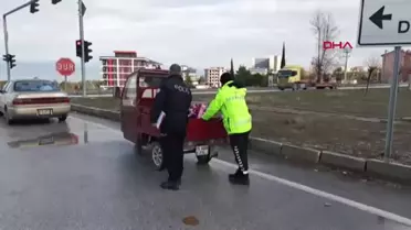 Burdur'da Triportör Devrildi: 3 Yaralı