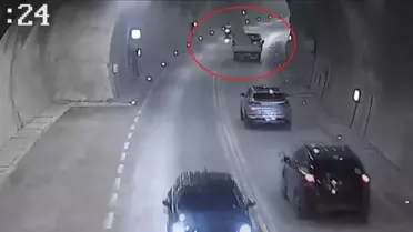 Amasya'da Kamyonetten Düşen Çatı Sacı Kazaya Neden Oldu