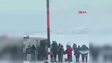 Kars'ta Yolcu Otobüsü Şarampole Yuvarlandı: 23 Yaralı