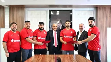 Muratpaşa'da Güreş Sezonu İçin Sözleşmeler İmzalandı