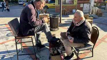45 Yıldır Ayakkabı Boyuyor