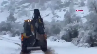 Antalya'da Kar Yağışı Nedeniyle Mahsur Kalan 3 Kişi Kurtarıldı