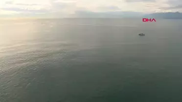 Antalya'da Falezlerden Düşen Otomobilin Sürücüsünü Arama Çalışmaları Devam Ediyor