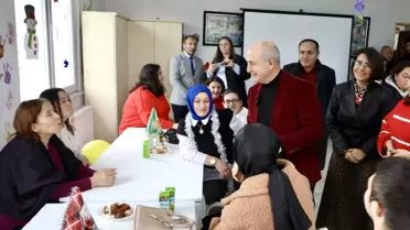 Büyükçekmece'de Engelli Öğrenciler Yeni Yıla Ağaç Dikerek Girdi