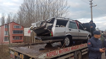 Çaya Düşen Otomobilin Sürücüsü Hayatını Kaybetti