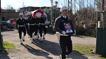 Ceyhan'da Trafik Kazasında Şehit Olan Polis Toprağa Verildi
