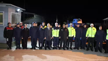 Denizli, Manisa ve Uşak valileri, yılbaşı gecesi görev yapan personeli ziyaret etti