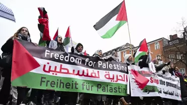 Berlin'de Filistin İçin Protesto Yürüyüşü