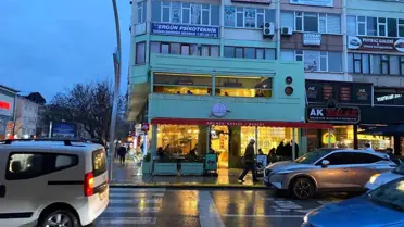 Börekçide Arkadaş Kavgası: Bıçakla Yaralama