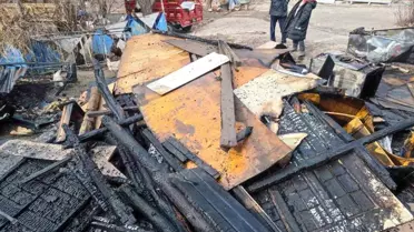Van'da Odunluk ve Tandır Evi Yangını Kontrol Altına Alındı