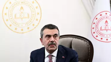 Bakan Tekin 'Yılın Kareleri' Oylamasına Katıldı