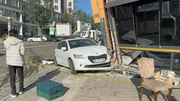 Adana'da Trafik Kazası: 4 Yaralı