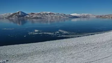 Balık Gölü'nde Buz Figürleri