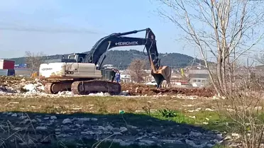 Tuzla'da Moloz Temizleme Çalışmaları Başlatıldı
