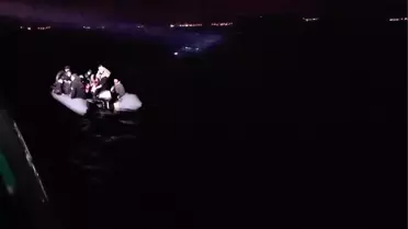 Kuşadası'nda 12 Düzensiz Göçmen Kurtarıldı