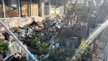 Çöple Dolu Apartman Temizlendi