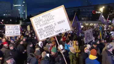 Slovakya'da Fico'ya Karşı Büyük Protesto