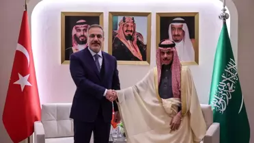 Hakan Fidan, Riyad'da Suudi Meslektaşıyla Görüştü
