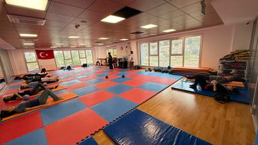 İzmir'de MS Hastalarına Yönelik Pilates Programı Tamamlandı