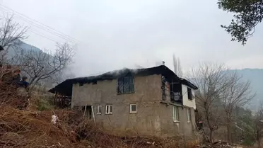 Feke'de Müstakil Evde Yangın