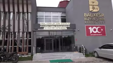 Balıkesir'de Uygulamalı Arıcılık Kursu Yoğun İlgi Görüyor