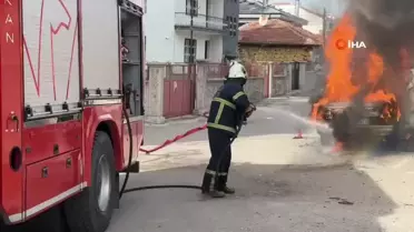 Aksaray'da Park Halindeki Araç Yandı