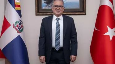 Büyükelçi Lora'dan Yılın Kareleri Oylaması