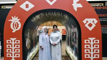 Emine Erdoğan, Moğolistan Cumhurbaşkanının eşi Luvsandorj ile bir araya geldi