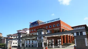 Dini Değerleri Aşağılama İddiası: Öğretim Üyesi Görevden Uzaklaştırıldı