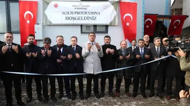 Düzce'de Depremde Hasar Gören Orta Mahalle Camii Yeniden İbadete Açıldı