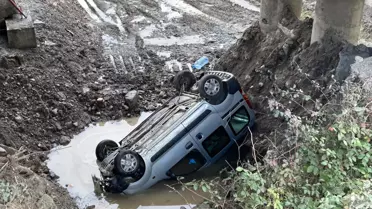 Kastamonu'da Köprüden Dereye Düşen Araçta 3 Yaralı