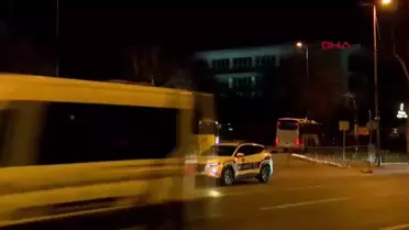 İstanbul-Ankara'da gözaltına alınan Zafer Partisi Genel Başkanı Ümit Özdağ, İstanbul'a getirildi
