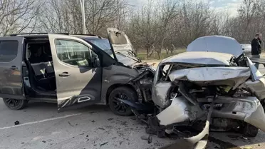 Başiskele'de Trafik Kazası: 3 Yaralı
