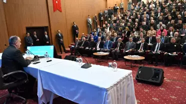 Vali Özkan, muhtarlarla bir araya geldi