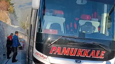 Otobüs Yangını Pamukkale'de Kontrol Altına Alındı