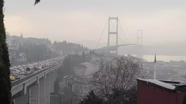 İstanbul Boğazı'nda sis etkili oluyor