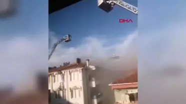 Çayırova'da 4 Katlı Binanın Çatısında Yangın Çıktı