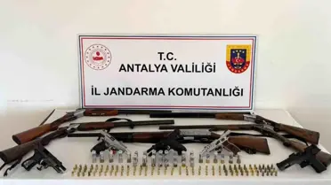 Döşemealtı'nda Ruhsatsız Silah Operasyonu