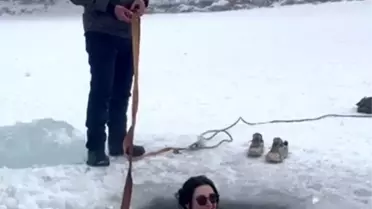 Çıldır Gölü'nde Cesur Buz Denemesi