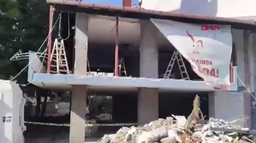İzmir'de İnşaatta Çalışan İşçi 10 Metreden Düştü