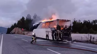 Muğla'da Motor Kısmından Alev Alan Servis Otobüsü Kullanmaya Üçyıl Hale Geldi