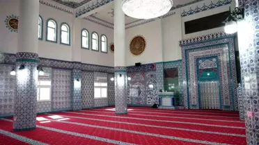 Demirci'nin Halıları Seul Merkez Camisini Süsledi