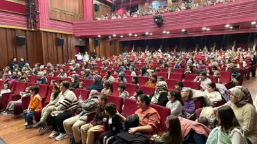 Bursa'da Yarıyıl Şenliği: Çocuklar Eğlencenin Keyfini Çıkarıyor