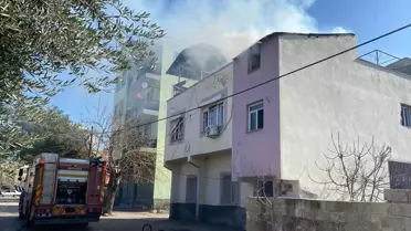 Kozan'da Yangın: İki Katlı Ev Hasar Gördü