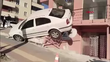 Çorum'da Park Halindeki Otomobil Rampa Aşağı Kaydı
