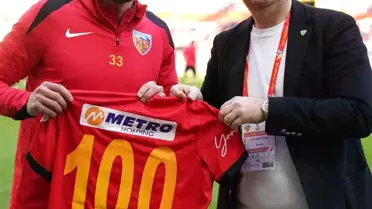 Kayserispor'da 100. Maç Sevinci